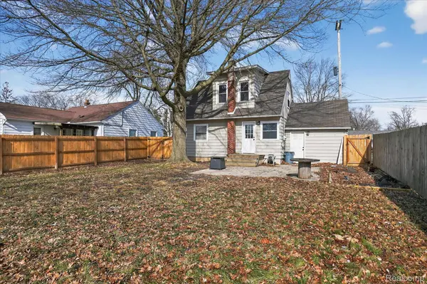 1926 Kilbourn AVE, Owosso, MI 48867