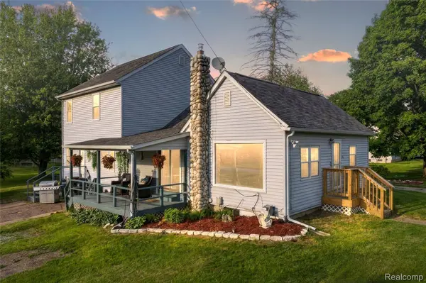 2154 W Maple AVE, Flint Charter Township, MI 48507