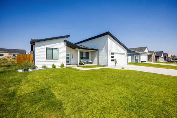 1429 Silverton DR, Ranchester, WY 82839