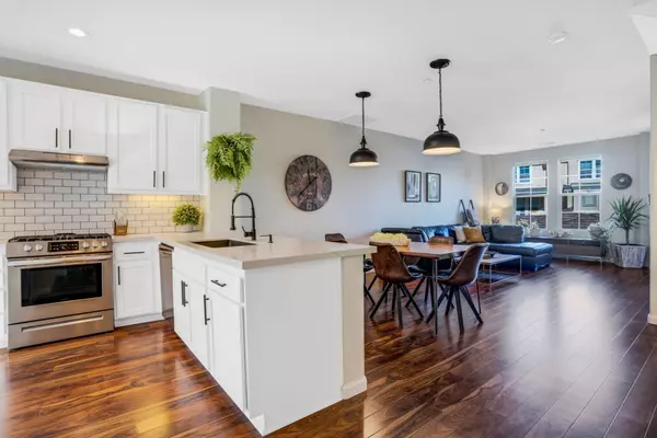 Greystone Complex at Eastlake Vistas Chula Vista San Diego Realtor Betty Torano