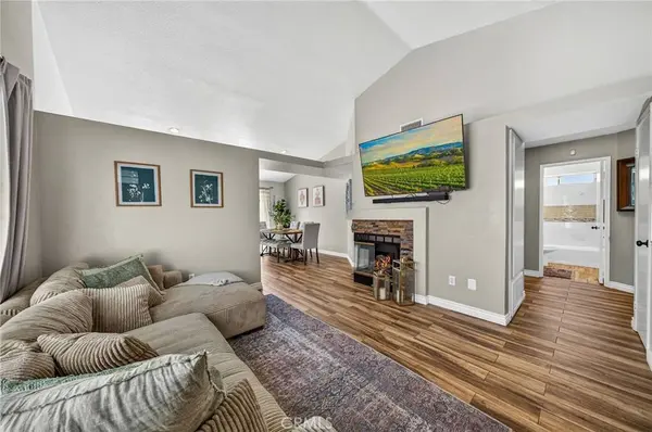 3956 Klamath River, Ontario, CA 91761