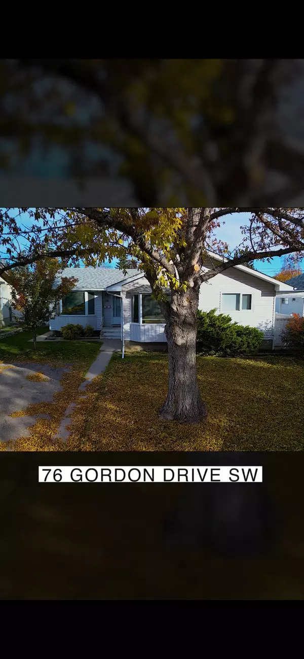 76 Gordon Dr SW, Calgary, AB T3E 5A8