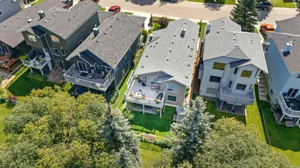 22 Somerside MNR SW, Calgary, AB T2Y 3G5