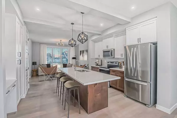 21 Southborough LN, Cochrane, AB T4C 3J4