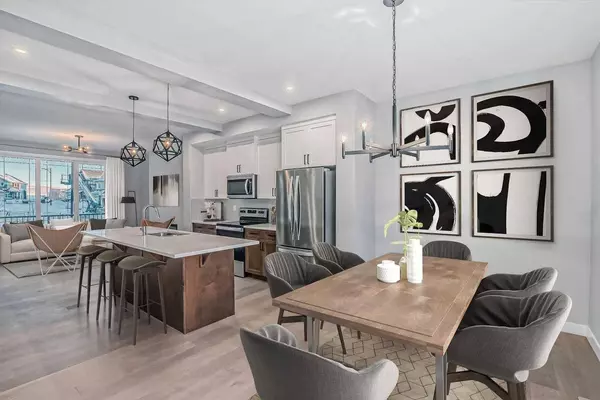 21 Southborough LN, Cochrane, AB T4C 3J4