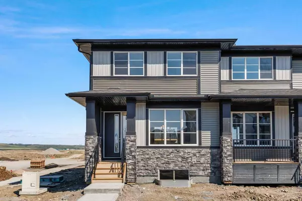 21 Southborough LN, Cochrane, AB T4C 3J4