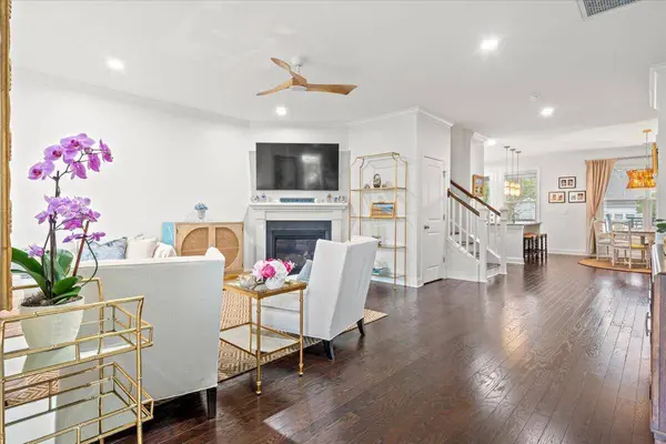 1582 Prince Edward St, Mount Pleasant, SC 29466