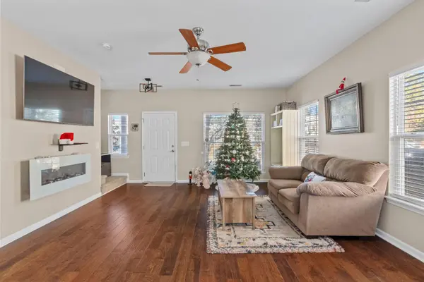 126 Broad River Dr, Summerville, SC 29485