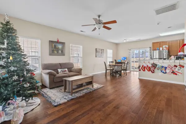 126 Broad River Dr, Summerville, SC 29485