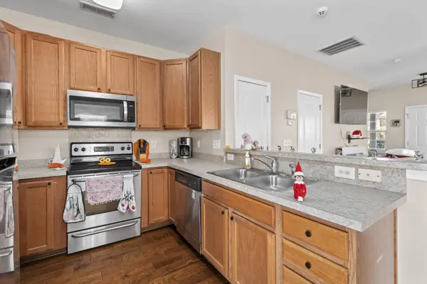 126 Broad River Dr, Summerville, SC 29485