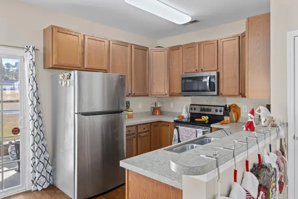 126 Broad River Dr, Summerville, SC 29485