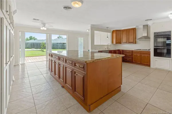 4119 Pleasant DR, Lake Charles, LA 70605