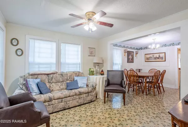 1707 Federal RD, Opelousas, LA 70570