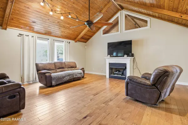 420 Rosemount DR, New Iberia, LA 70560