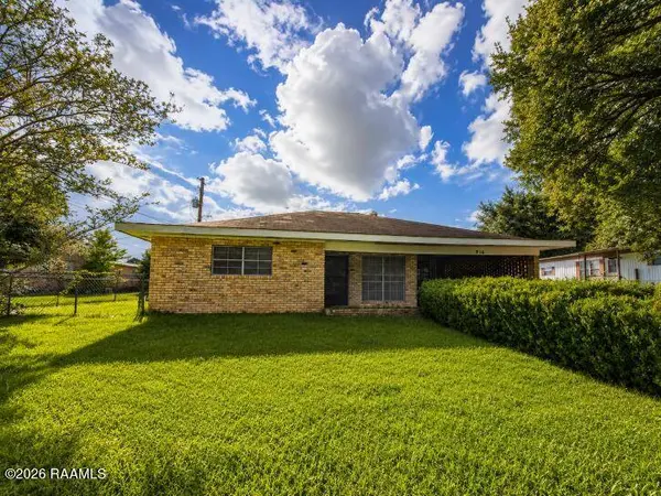 916 St Martin ST, St. Martinville, LA 70582