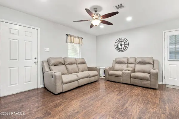 130 Marietta DR, Youngsville, LA 70592