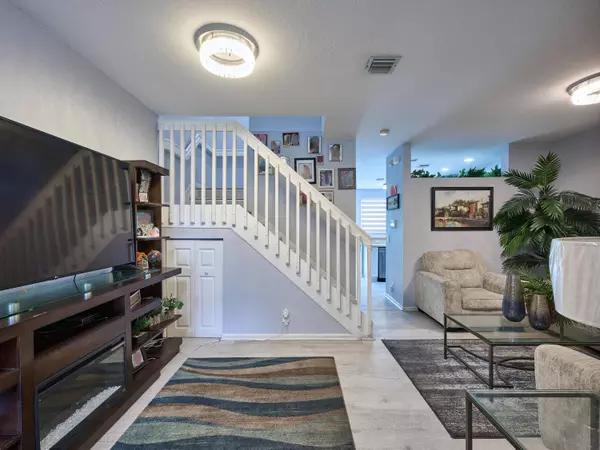 4750 NW 117th AVE, Coral Springs, FL 33076