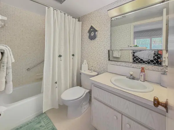 555 NW 4th AVE #401, Boca Raton, FL 33432
