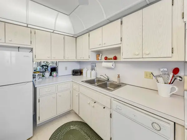 555 NW 4th AVE #401, Boca Raton, FL 33432