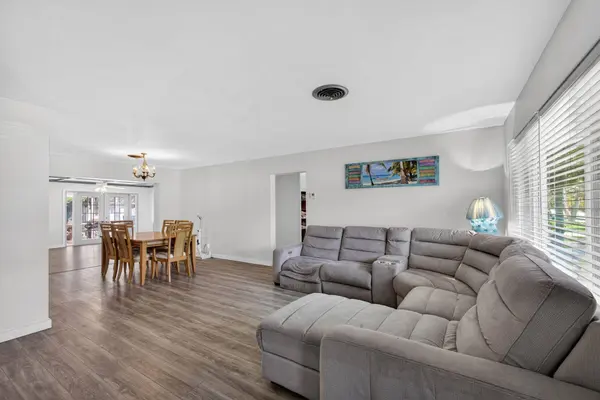 1762 N 15th Ave AVE N, Lake Worth Beach, FL 33460