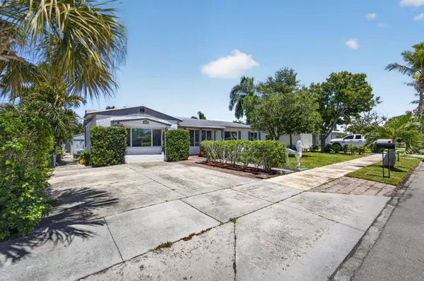 1762 N 15th Ave AVE N, Lake Worth Beach, FL 33460