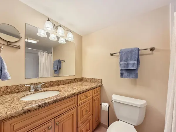 8 Colonial Club DR #303, Boynton Beach, FL 33435