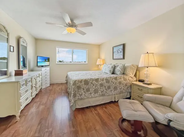 8 Colonial Club DR #303, Boynton Beach, FL 33435