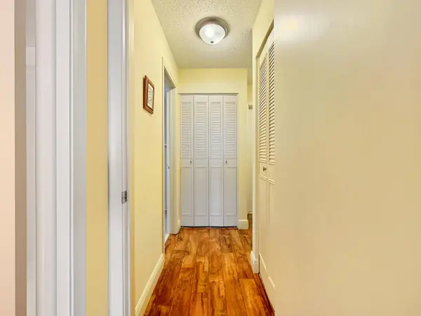 8 Colonial Club DR #303, Boynton Beach, FL 33435