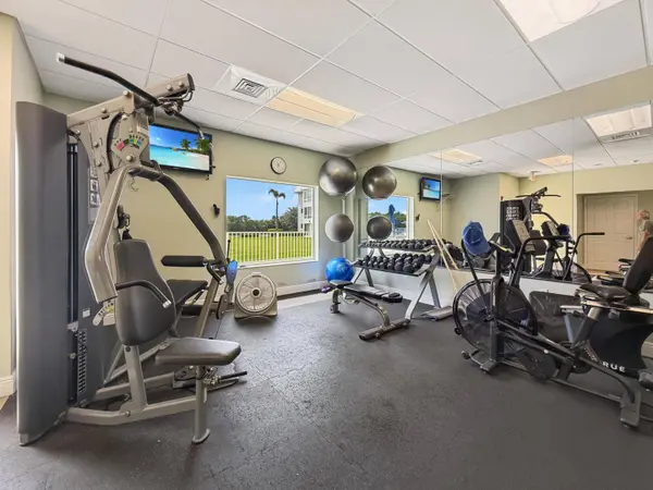 8 Colonial Club DR #303, Boynton Beach, FL 33435