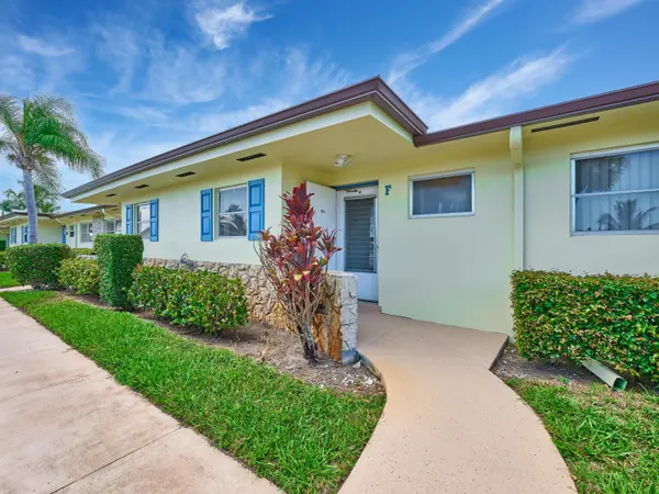 2804 Crosley DR E #F, West Palm Beach, FL 33415