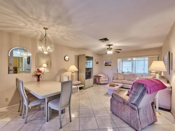 2804 Crosley DR E #F, West Palm Beach, FL 33415