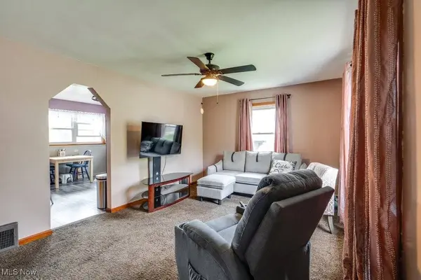 1213 Clifton AVE, Akron, OH 44310