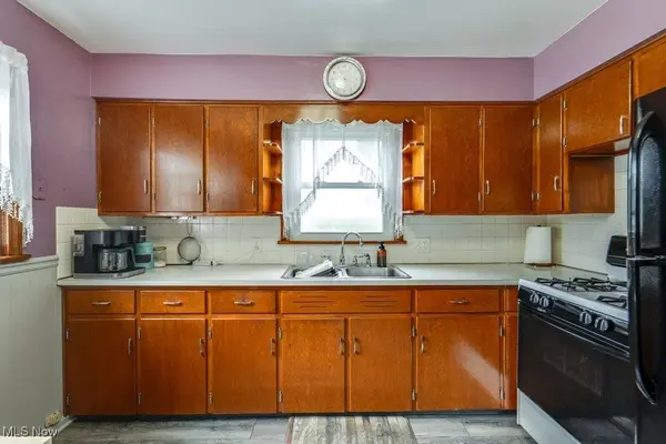 1213 Clifton AVE, Akron, OH 44310