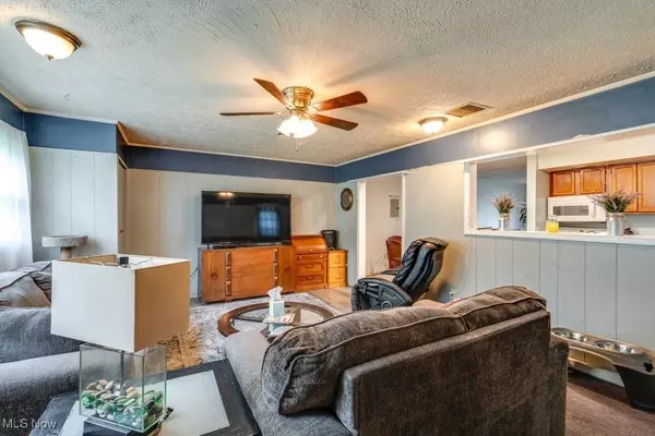 6126 Mark DR, Bedford Heights, OH 44146