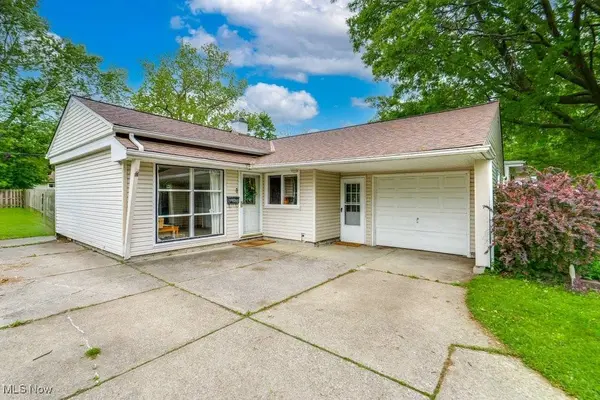 9365 Manorford DR, Parma Heights, OH 44130