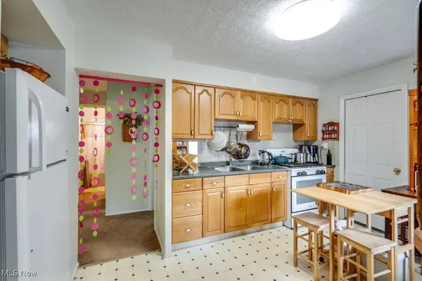9365 Manorford DR, Parma Heights, OH 44130