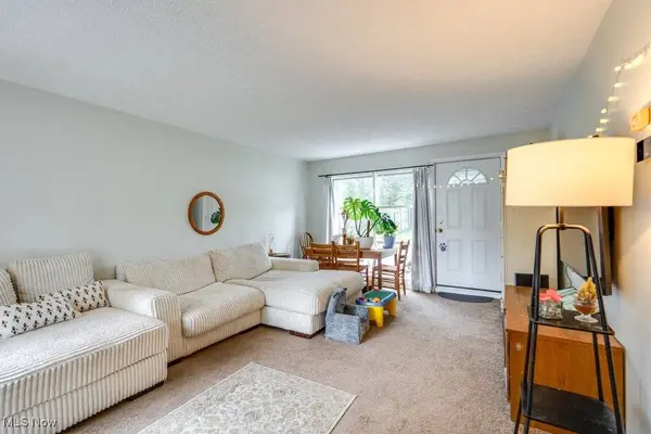 9365 Manorford DR, Parma Heights, OH 44130