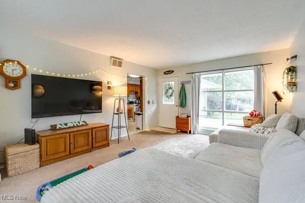 9365 Manorford DR, Parma Heights, OH 44130