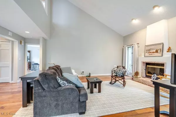 4739 Emerald Woods DR, Stow, OH 44224