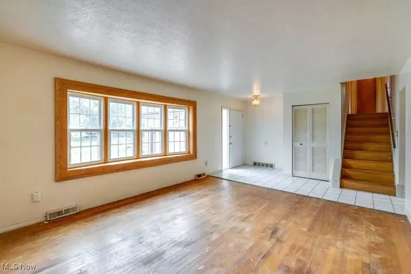 9097 Gettysburg DR, Twinsburg, OH 44087