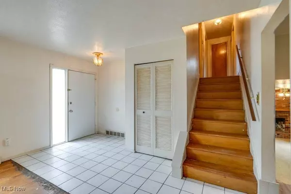 9097 Gettysburg DR, Twinsburg, OH 44087