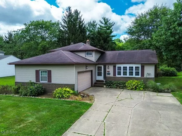 9097 Gettysburg DR, Twinsburg, OH 44087