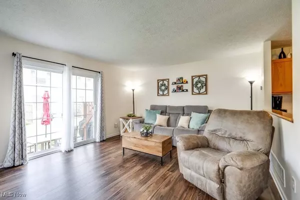 1341 Adele DR, Streetsboro, OH 44241