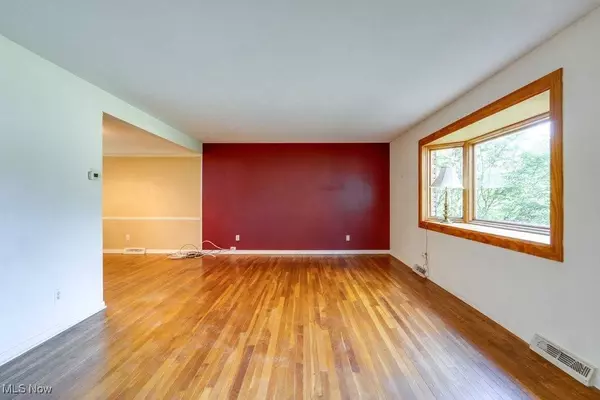 18064 Kenston Lake DR, Chagrin Falls, OH 44023