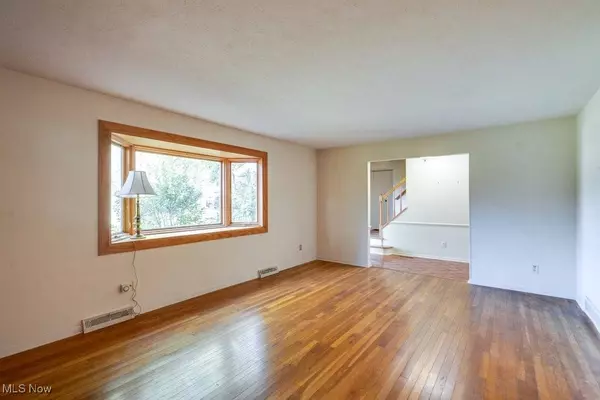 18064 Kenston Lake DR, Chagrin Falls, OH 44023