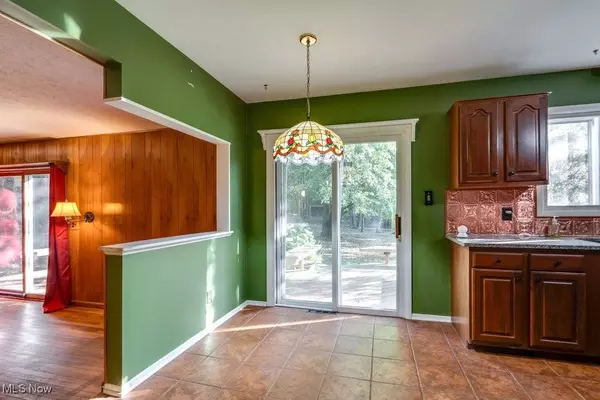 18064 Kenston Lake DR, Chagrin Falls, OH 44023