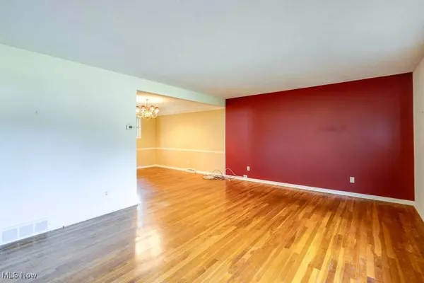 18064 Kenston Lake DR, Chagrin Falls, OH 44023