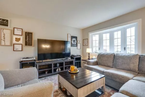 354 Hiwood AVE, Munroe Falls, OH 44262