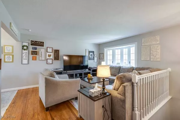 354 Hiwood AVE, Munroe Falls, OH 44262