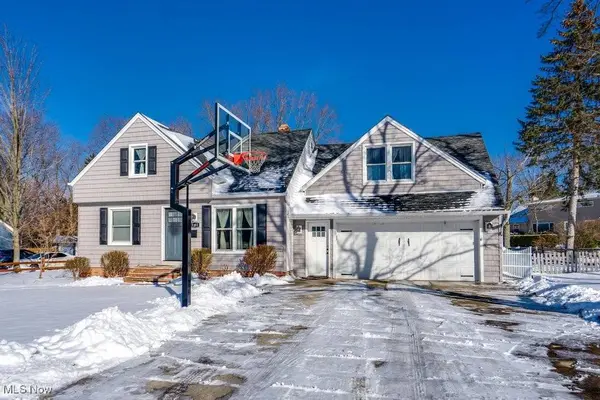 5381 Robinhood DR, Willoughby, OH 44094